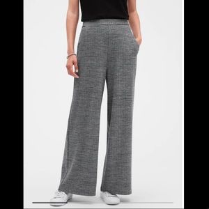BR Factory | Textured Wide-Leg Knit Pants